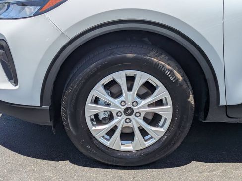 Used 2025 Ford Escape Active AWD/4WD image 13
