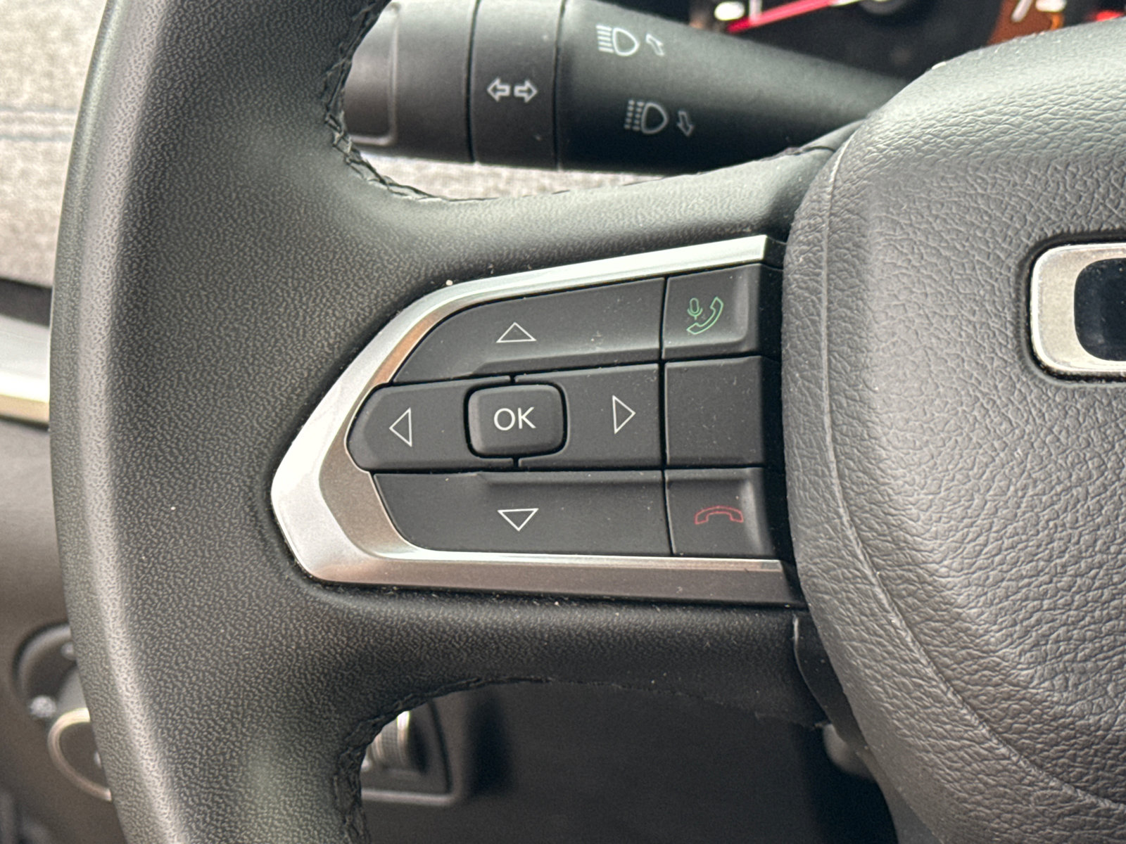 Used 2024 Jeep Compass Latitude AWD/4WD image 24