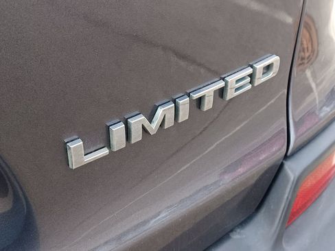 Used 2019 Jeep Cherokee Limited AWD/4WD image 7