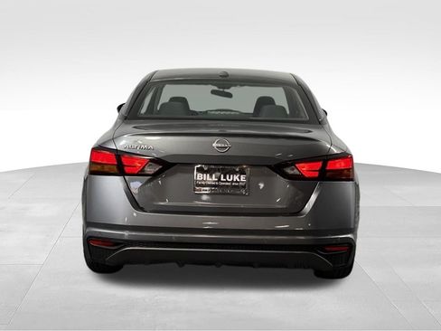 Used 2025 Nissan Altima 2.5 SV FWD image 8