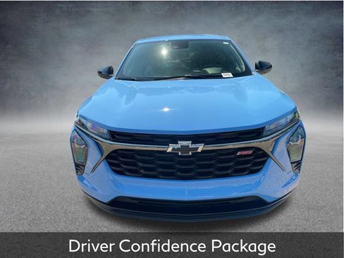 Used 2024 Chevrolet Trax RS w/ Driver Confidence Package FWD image 3