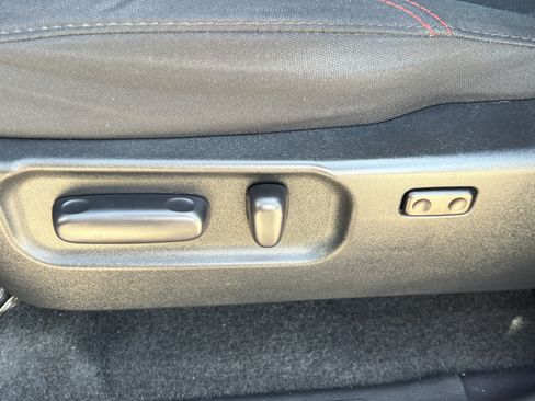 Used 2021 Toyota Tacoma SR5 RWD image 10