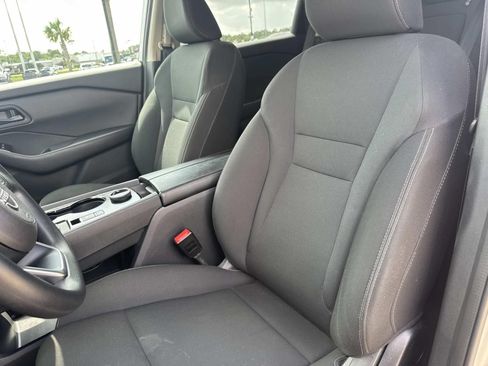 Used 2024 Nissan Rogue S AWD/4WD image 15