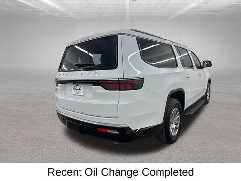 Used 2024 Jeep Wagoneer L 4WD image 12