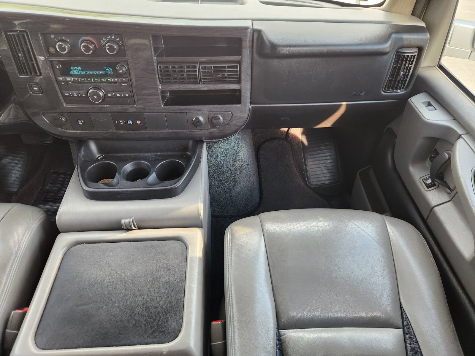 Used 2014 GMC Savana 1500 AWD image 24
