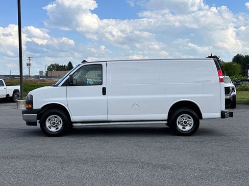 Used 2024 GMC Savana 2500 w/ Driver Convenience Package RWD image 3