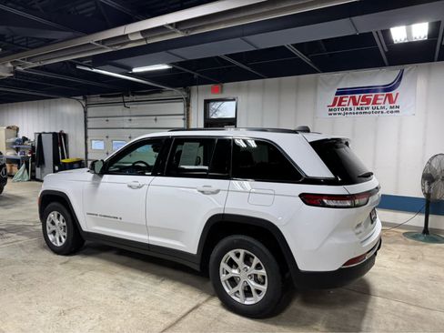 Used 2024 Jeep Grand Cherokee Limited w/ Trailer Tow Package image 6