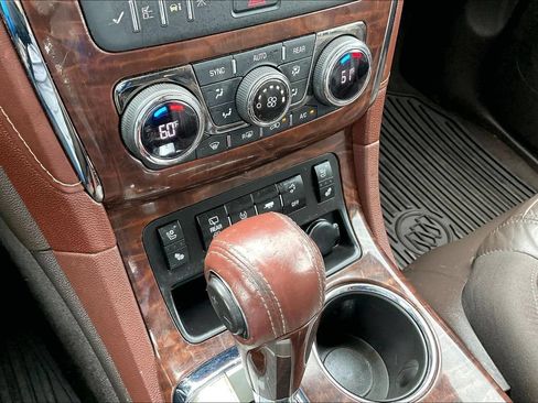 Used 2014 Buick Enclave Premium FWD image 25