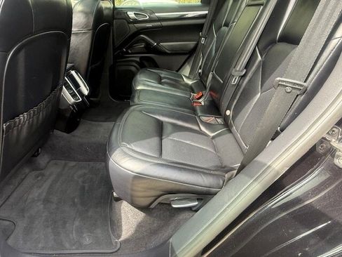 Used 2017 Porsche Cayenne Platinum Edition image 24