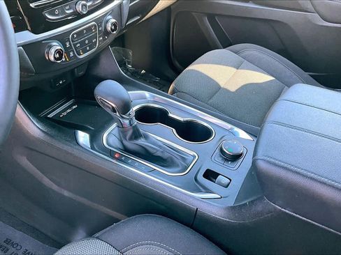 Used 2023 Chevrolet Traverse LT image 16