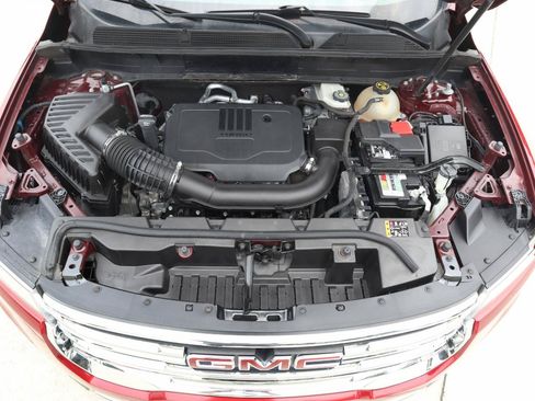 Used 2022 GMC Acadia SLE w/ Driver Convenience Package FWD image 12