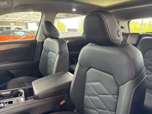 Used 2026 Volkswagen Atlas SE FWD image 14