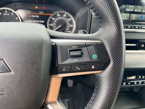 Used 2024 Mitsubishi Outlander SE image 42