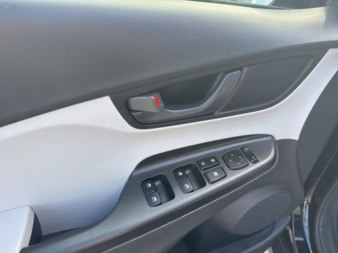 Used 2022 Hyundai Kona SEL image 10