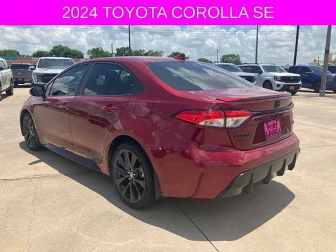 Used 2024 Toyota Corolla SE FWD image 5