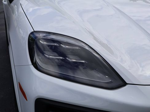 Certified 2024 Porsche Cayenne AWD/4WD image 14
