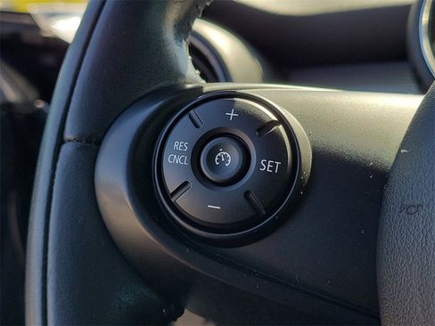 Used 2020 MINI Cooper 2-Door Hardtop image 27