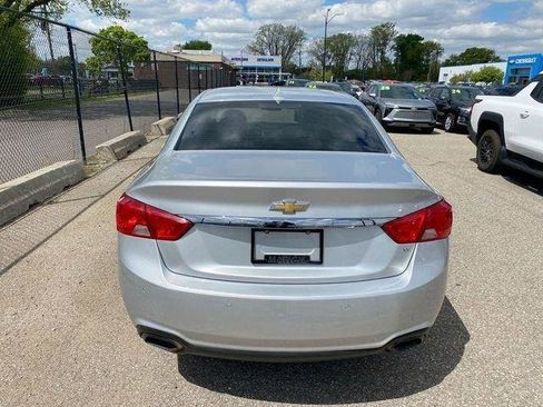 Used 2014 Chevrolet Impala LT w/ Convenience Package FWD image 10