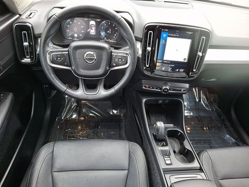 Used 2019 Volvo XC40 T5 Momentum AWD/4WD image 11