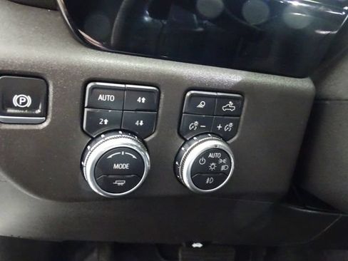 Certified 2024 GMC Sierra 1500 SLT w/ SLT Premium Package AWD/4WD image 11