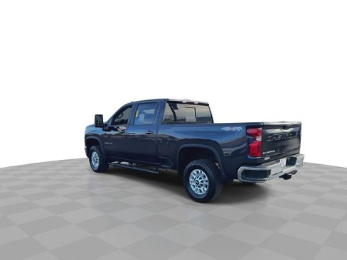 Used 2024 Chevrolet Silverado 2500 LT w/ Convenience Package image 7