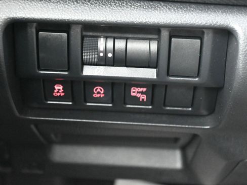 Used 2023 Subaru Crosstrek 2.0i Premium image 31