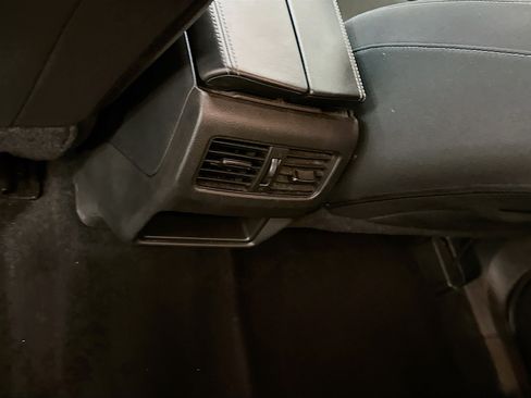 Used 2023 Nissan Rogue S AWD/4WD image 27
