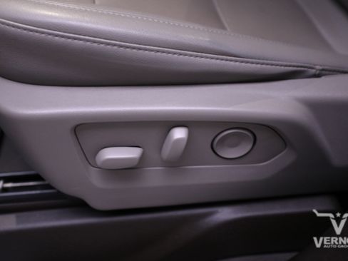 Used 2022 GMC Sierra 1500 SLT w/ X31 Off-Road Package image 11