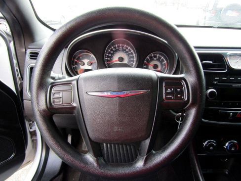 Used 2014 Chrysler 200 LX FWD image 14