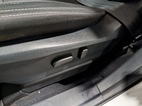 Used 2023 Subaru Ascent Premium w/ Convenience Package image 17