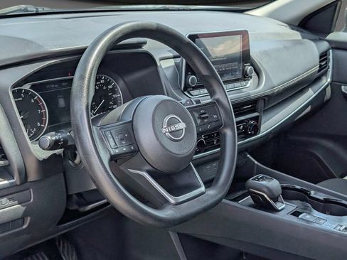 Used 2024 Nissan Rogue S FWD image 9