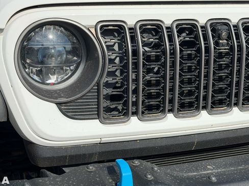 Used 2024 Jeep Wrangler Unlimited Rubicon 4xe AWD/4WD image 9