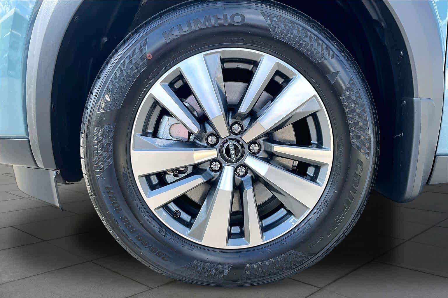 New 2026 Nissan Pathfinder SL FWD image 11