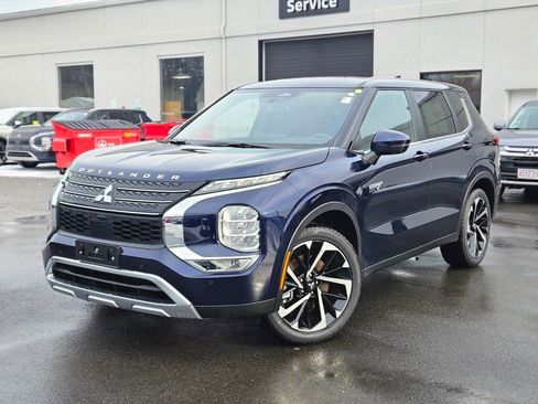 New 2025 Mitsubishi Outlander SE image 1