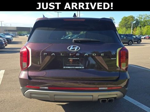 Used 2023 Hyundai Palisade Limited image 4