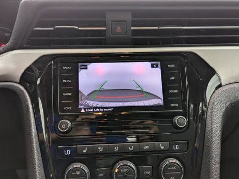 Used 2022 Volkswagen Passat 2.0T SE image 27