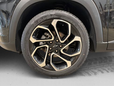 Used 2024 Chevrolet Trax RS w/ Driver Confidence Package FWD image 47