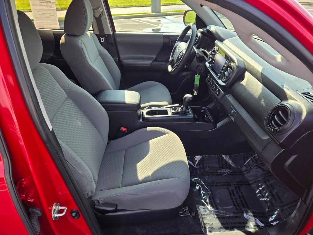 Used 2020 Toyota Tacoma SR AWD/4WD image 7