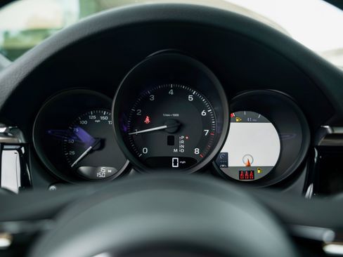 New 2025 Porsche Macan image 19