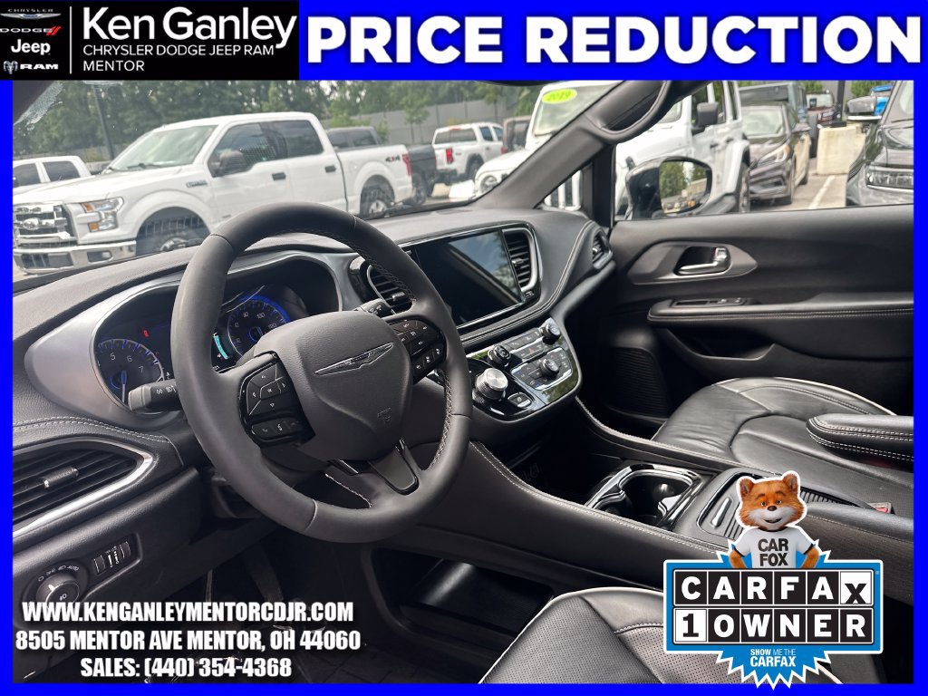 Certified 2025 Chrysler Pacifica Limited FWD image 21