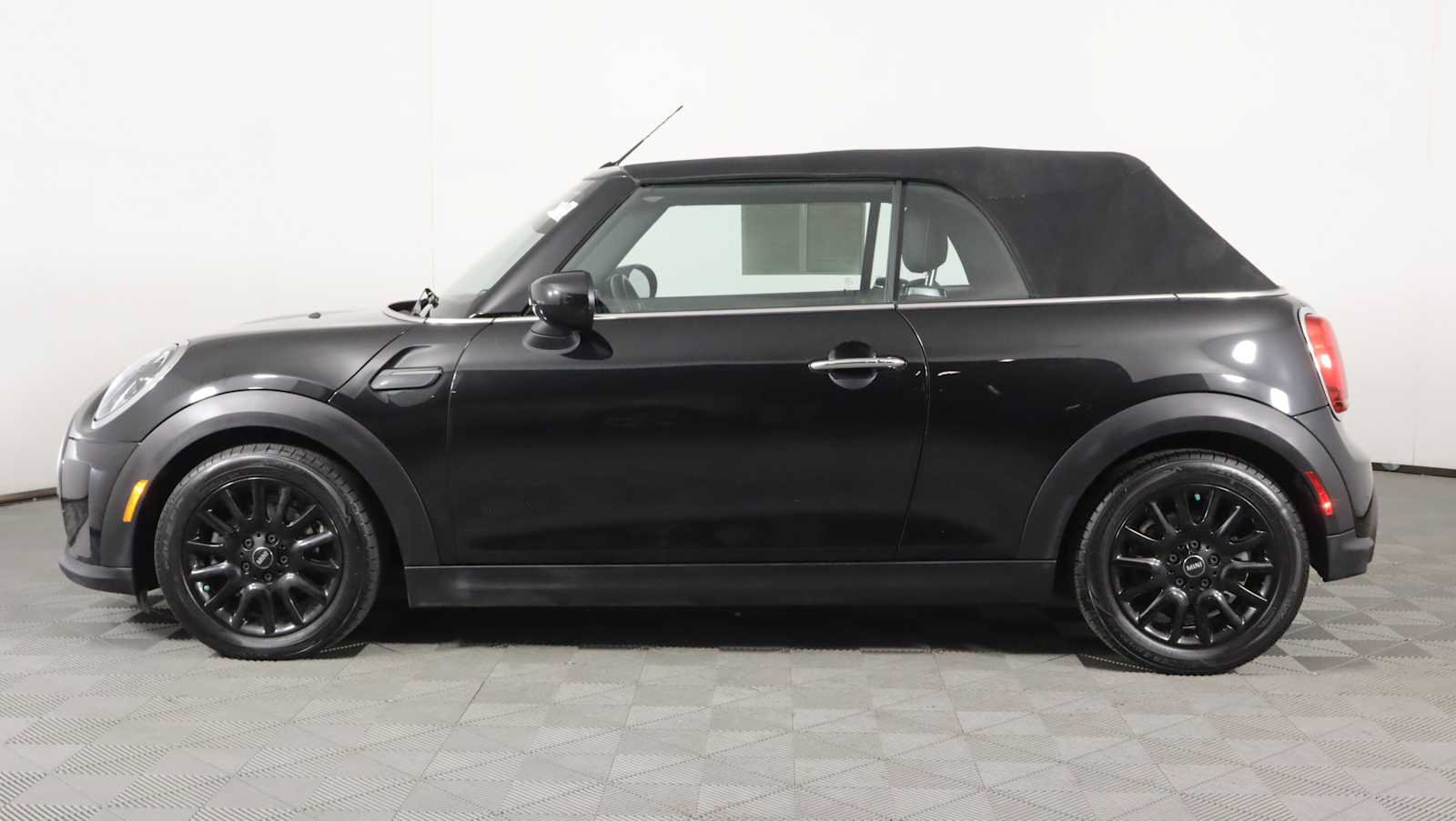 Used 2023 MINI Cooper Convertible FWD image 4