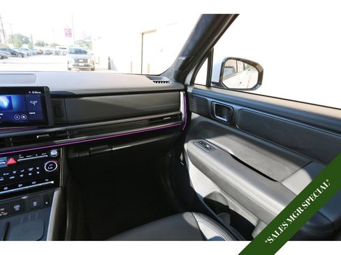 Used 2025 Hyundai Santa Fe Calligraphy image 12