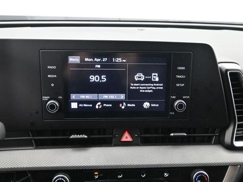 Used 2025 Kia Sportage LX AWD/4WD image 16