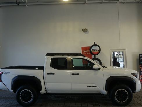 New 2026 Toyota Tacoma TRD Off-Road image 15