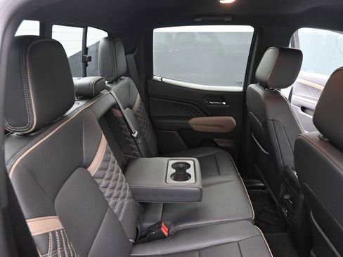 Used 2023 GMC Canyon Denali image 28