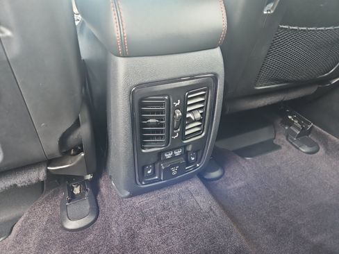 Used 2019 Jeep Grand Cherokee Trailhawk AWD/4WD image 13