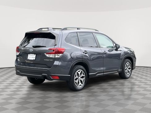Used 2021 Subaru Forester Premium AWD/4WD image 5