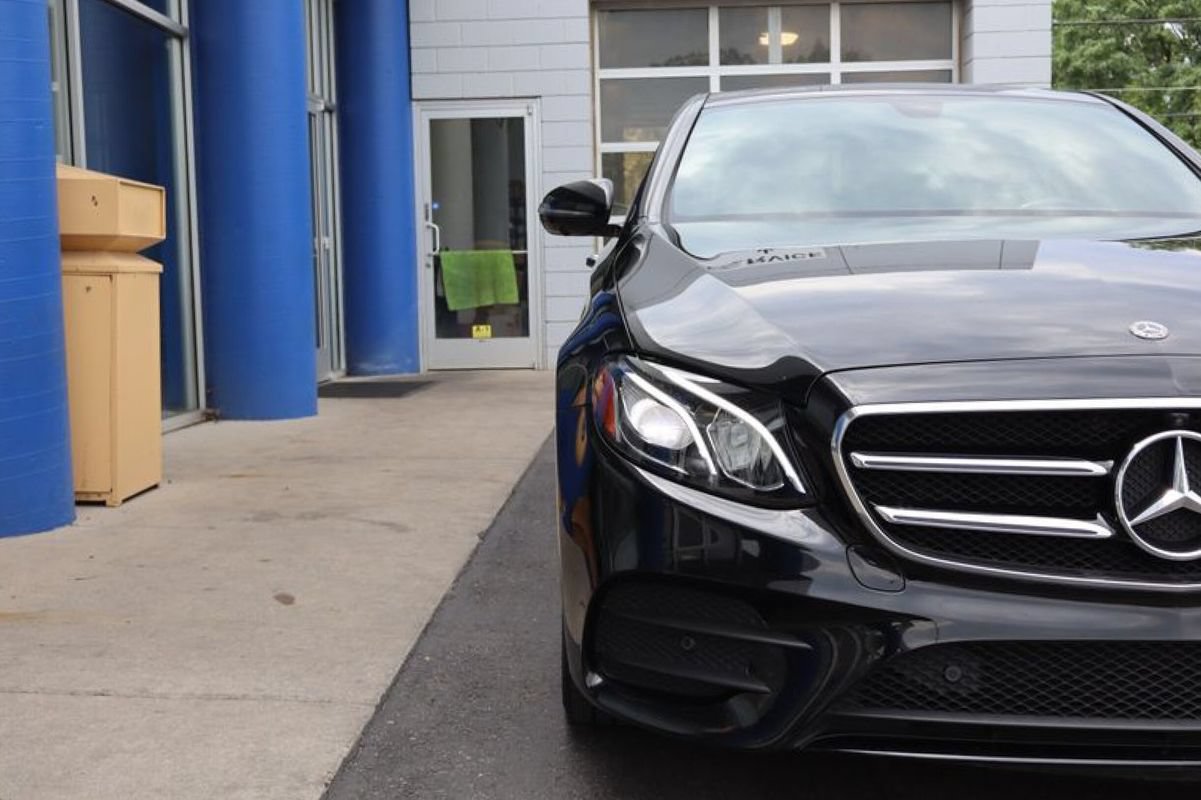Used 2019 Mercedes-Benz E 450 4MATIC Sedan w/ Premium Package image 32