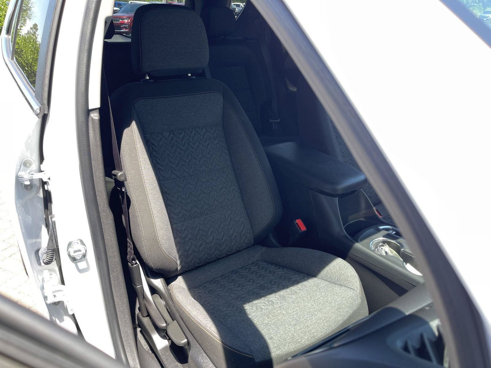 Used 2024 Chevrolet Equinox LT w/ LPO, Floor Liner Package FWD image 32