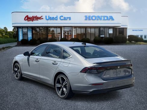 Used 2025 Honda Accord Sport image 3
